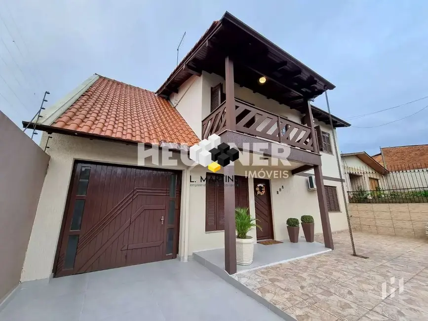 Casa com 4 quartos à venda, 219m2 em Petrópolis, Novo Hamburgo - RS - imagem 2 Foto 2 de Casa com 4 quartos à venda, 219m2 em Petrópolis, Novo Hamburgo - RS