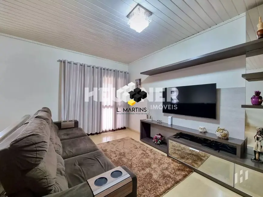Casa com 4 quartos à venda, 219m2 em Petrópolis, Novo Hamburgo - RS - imagem 9 Foto 9 de Casa com 4 quartos à venda, 219m2 em Petrópolis, Novo Hamburgo - RS