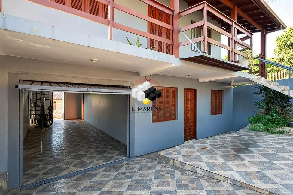 Casa com 3 quartos à venda, 229m2 em Petrópolis, Novo Hamburgo - RS - imagem 3 Foto 3 de Casa com 3 quartos à venda, 229m2 em Petrópolis, Novo Hamburgo - RS