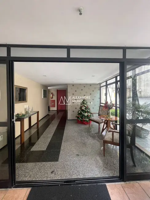 Foto 2 de Apartamento com 2 quartos à venda, 69m2 em Meireles, Fortaleza - CE