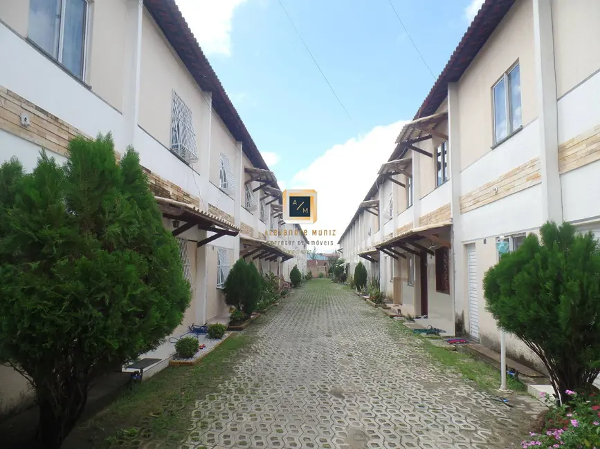Foto 1 de Casa com 2 quartos à venda, 57m2 em Maracanau - CE