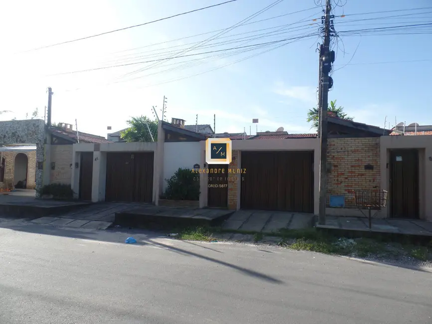 Foto 1 de Casa com 3 quartos à venda em Lagoa Redonda, Fortaleza - CE