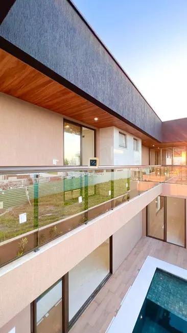 Foto 2 de Casa com 4 quartos à venda, 339m2 em Eusebio - CE