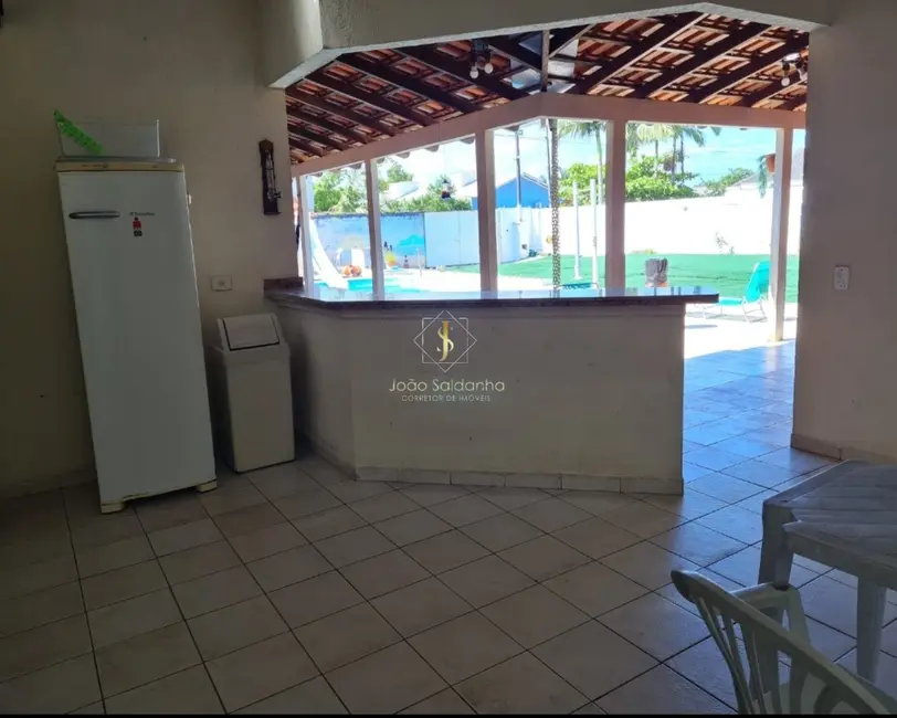 Foto 8 de Casa com 5 quartos à venda, 360m2 em Guaratuba - PR