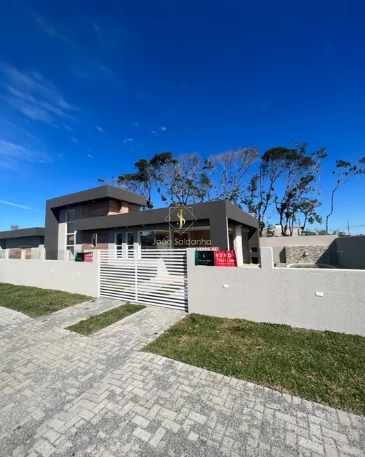 Foto 2 de Casa com 3 quartos à venda, 118m2 em Guaratuba - PR
