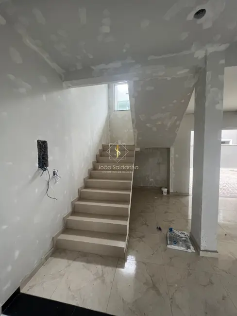 Sobrado com 3 quartos à venda, 119m2 em Guaratuba - PR - imagem 8 Foto 8 de Sobrado com 3 quartos à venda, 119m2 em Guaratuba - PR
