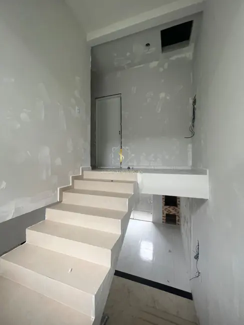 Sobrado com 3 quartos à venda, 119m2 em Guaratuba - PR - imagem 9 Foto 9 de Sobrado com 3 quartos à venda, 119m2 em Guaratuba - PR