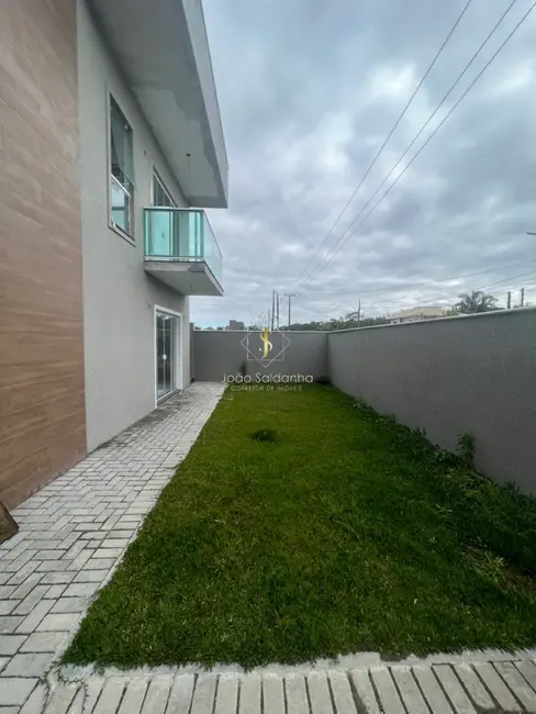 Sobrado com 3 quartos à venda, 119m2 em Guaratuba - PR - imagem 3 Foto 3 de Sobrado com 3 quartos à venda, 119m2 em Guaratuba - PR
