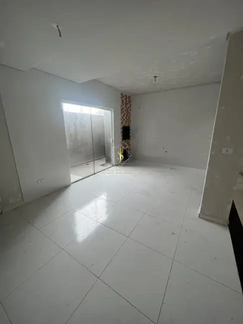 Sobrado com 3 quartos à venda, 119m2 em Guaratuba - PR - imagem 6 Foto 6 de Sobrado com 3 quartos à venda, 119m2 em Guaratuba - PR