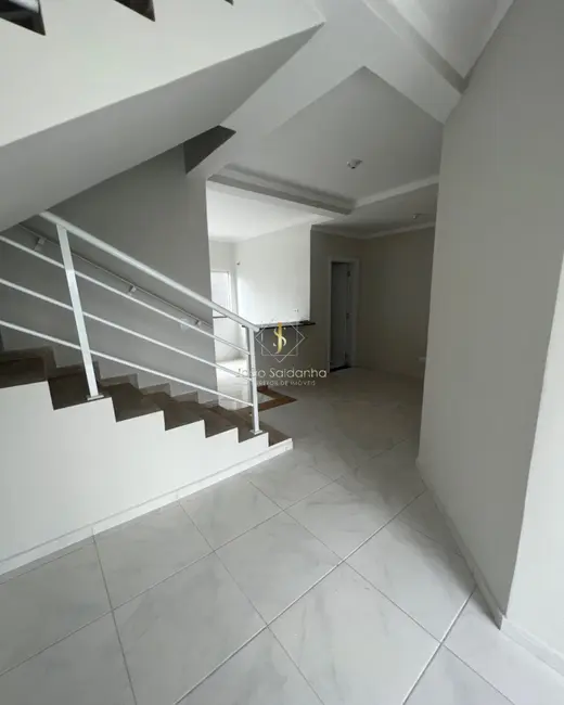 Foto 4 de Casa com 3 quartos à venda, 120m2 em Guaratuba - PR