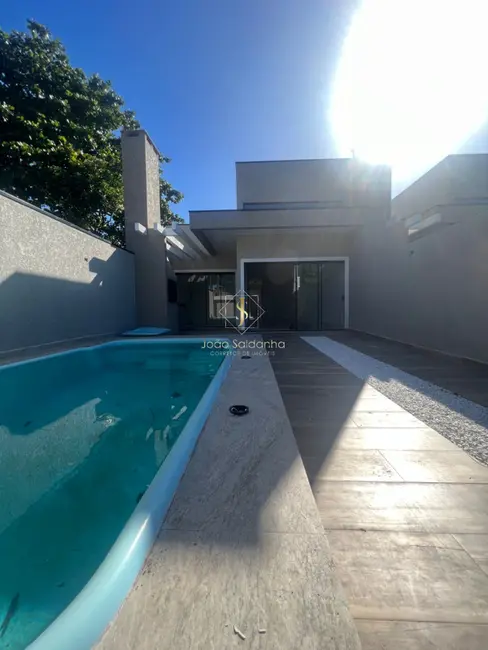 Foto 2 de Casa com 3 quartos à venda, 90m2 em Guaratuba - PR