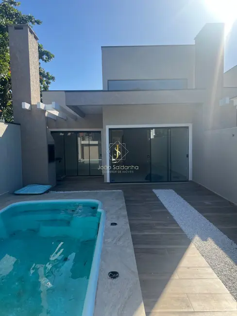 Foto 3 de Casa com 3 quartos à venda, 90m2 em Guaratuba - PR