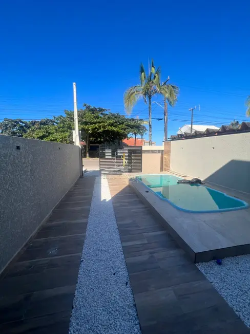 Foto 5 de Casa com 3 quartos à venda, 90m2 em Guaratuba - PR