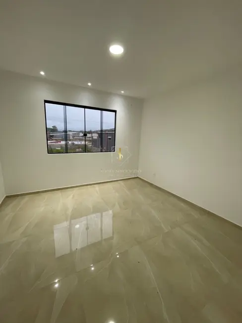 Sobrado com 3 quartos à venda, 160m2 em Guaratuba - PR - imagem 6 Foto 6 de Sobrado com 3 quartos à venda, 160m2 em Guaratuba - PR