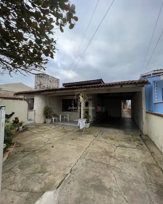 Foto 1 de Casa com 4 quartos à venda, 250m2 em Guaratuba - PR