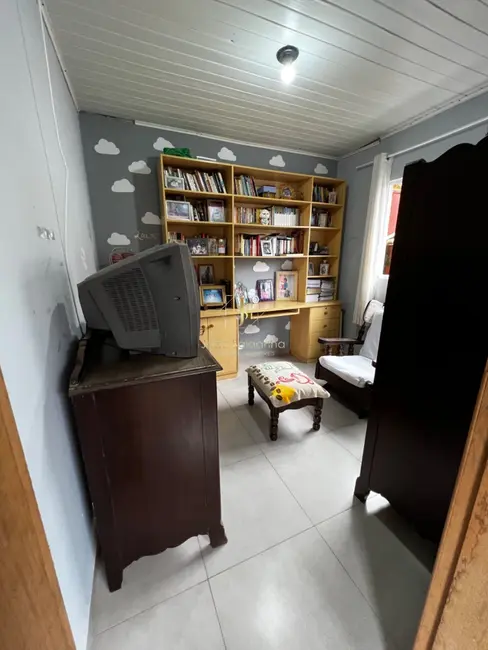 Sobrado com 10 quartos à venda, 350m2 em Guaratuba - PR - imagem 7 Foto 7 de Sobrado com 10 quartos à venda, 350m2 em Guaratuba - PR