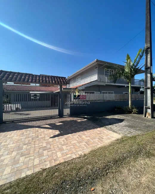 Foto 1 de Sobrado com 6 quartos à venda, 300m2 em Guaratuba - PR