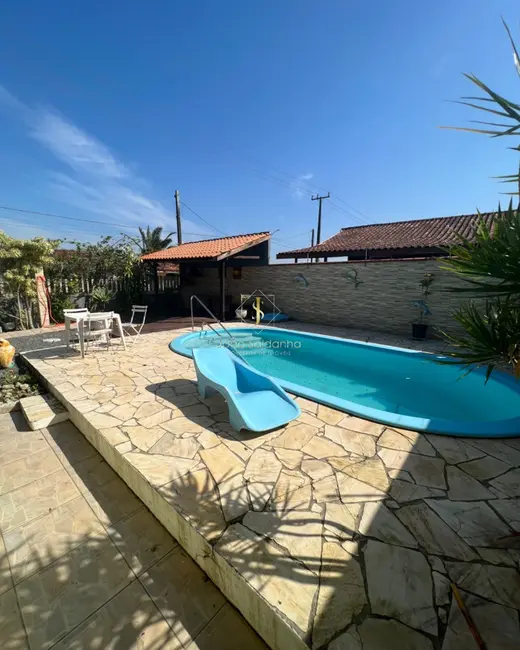 Foto 2 de Sobrado com 6 quartos à venda, 300m2 em Guaratuba - PR