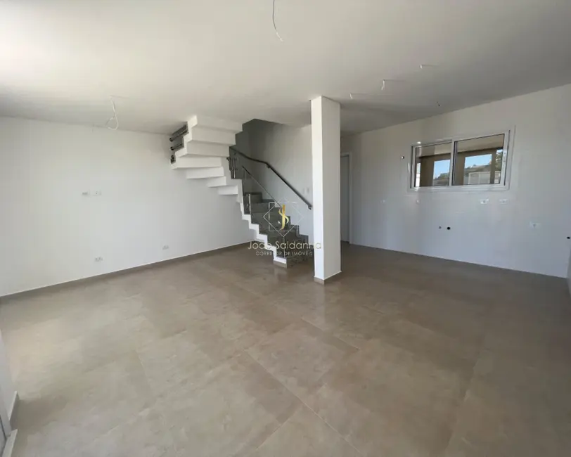 Sobrado com 3 quartos à venda, 94m2 em Guaratuba - PR - imagem 4 Foto 4 de Sobrado com 3 quartos à venda, 94m2 em Guaratuba - PR