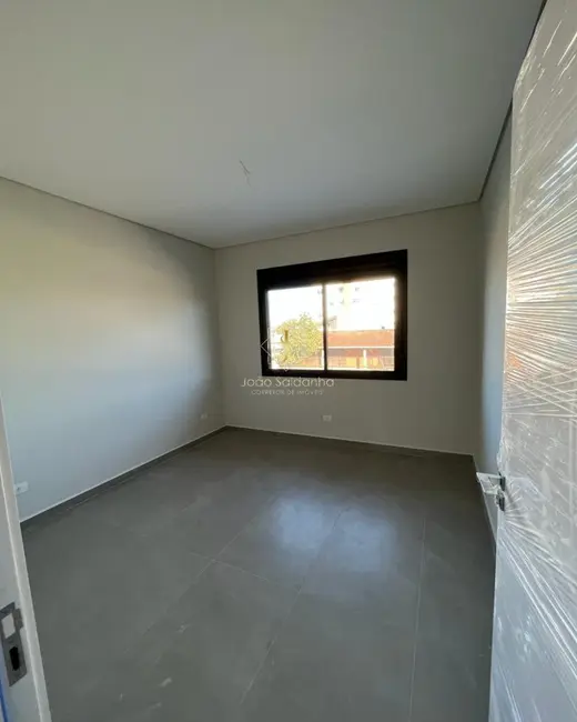 Sobrado com 3 quartos à venda, 119m2 em Guaratuba - PR - imagem 3 Foto 3 de Sobrado com 3 quartos à venda, 119m2 em Guaratuba - PR