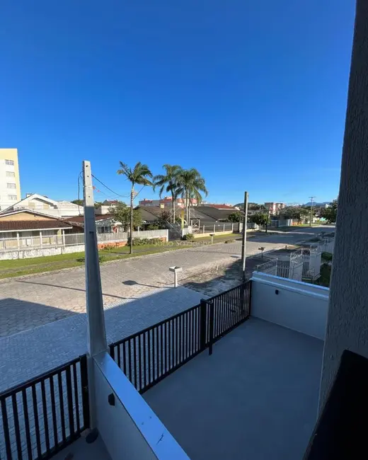 Sobrado com 3 quartos à venda, 119m2 em Guaratuba - PR - imagem 6 Foto 6 de Sobrado com 3 quartos à venda, 119m2 em Guaratuba - PR