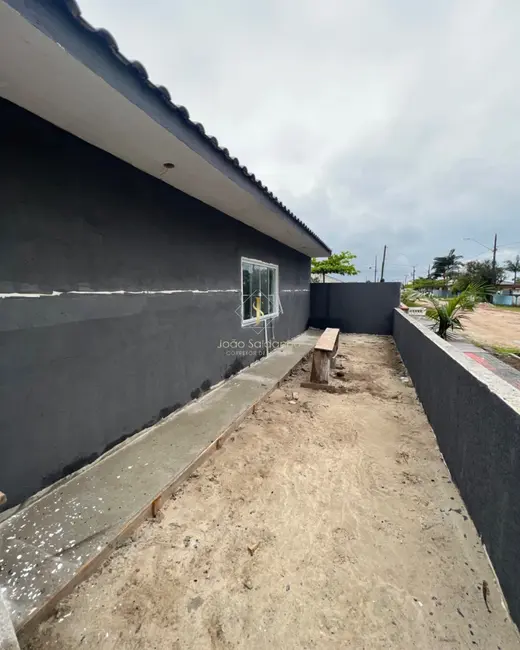 Foto 4 de Casa com 3 quartos à venda, 80m2 em Guaratuba - PR