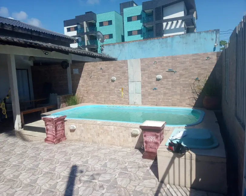 Foto 3 de Casa com 6 quartos à venda, 190m2 em Guaratuba - PR