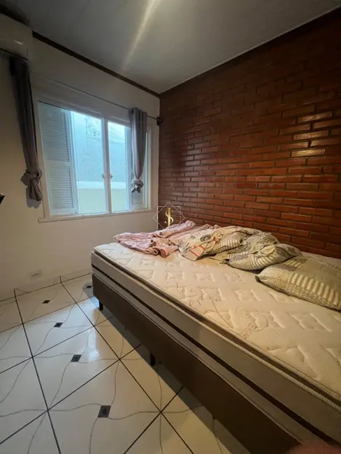 Foto 5 de Casa com 5 quartos à venda, 180m2 em Centro, Guaratuba - PR