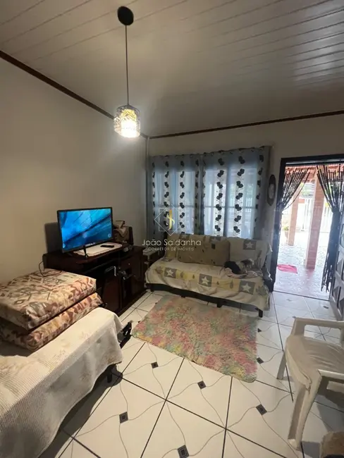 Foto 4 de Casa com 5 quartos à venda, 180m2 em Centro, Guaratuba - PR