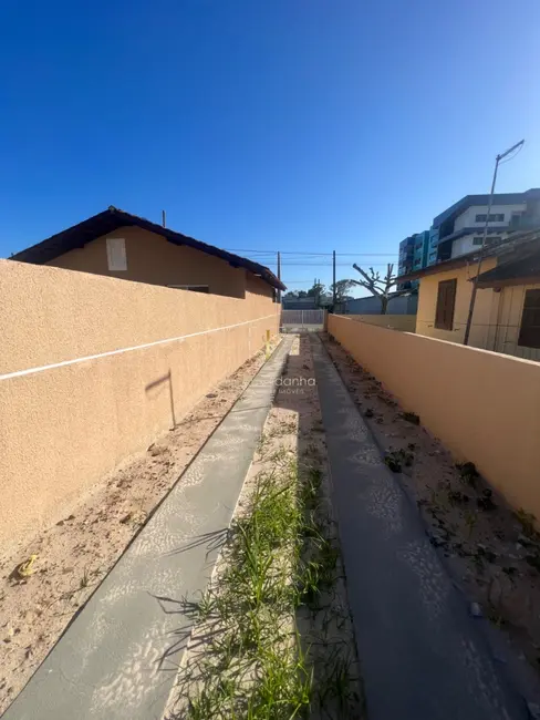 Casa com 2 quartos à venda, 48m2 em Guaratuba - PR - imagem 4 Foto 4 de Casa com 2 quartos à venda, 48m2 em Guaratuba - PR