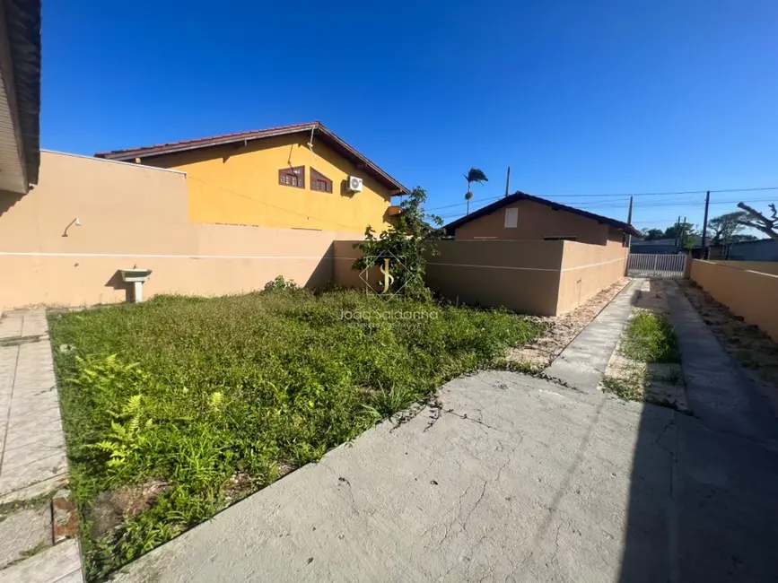 Casa com 2 quartos à venda, 48m2 em Guaratuba - PR - imagem 3 Foto 3 de Casa com 2 quartos à venda, 48m2 em Guaratuba - PR