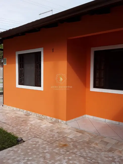 Casa com 2 quartos à venda, 70m2 em Guaratuba - PR - imagem 4 Foto 4 de Casa com 2 quartos à venda, 70m2 em Guaratuba - PR