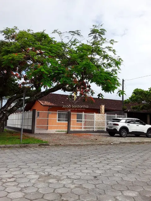 Foto 2 de Casa com 2 quartos à venda, 70m2 em Guaratuba - PR