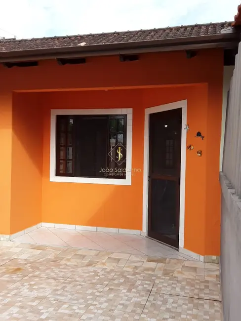 Foto 5 de Casa com 2 quartos à venda, 70m2 em Guaratuba - PR