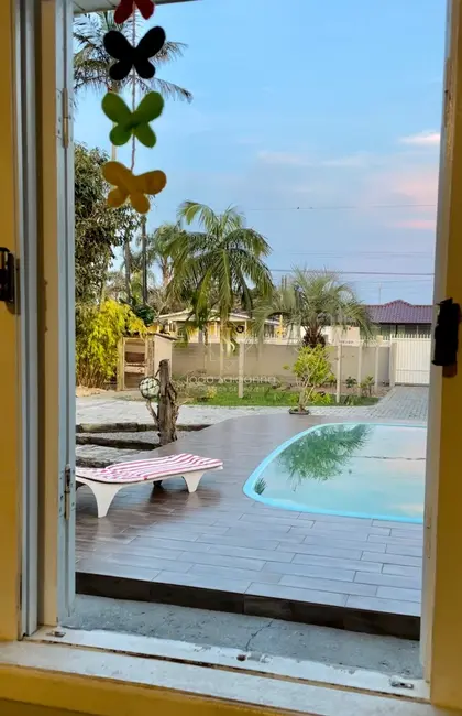 Foto 3 de Casa com 2 quartos à venda, 65m2 em Guaratuba - PR