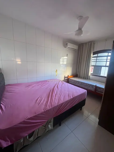 Sobrado com 5 quartos à venda, 180m2 em Guaratuba - PR - imagem 7 Foto 7 de Sobrado com 5 quartos à venda, 180m2 em Guaratuba - PR
