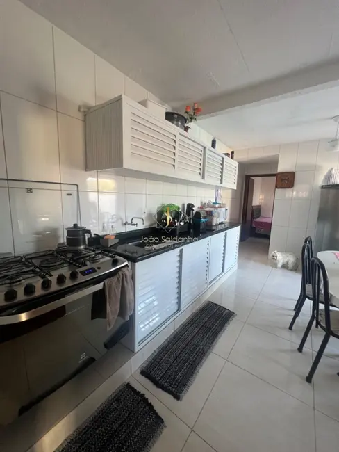 Sobrado com 5 quartos à venda, 180m2 em Guaratuba - PR - imagem 9 Foto 9 de Sobrado com 5 quartos à venda, 180m2 em Guaratuba - PR
