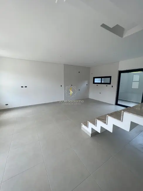 Sobrado com 3 quartos à venda, 96m2 em Guaratuba - PR - imagem 9 Foto 9 de Sobrado com 3 quartos à venda, 96m2 em Guaratuba - PR