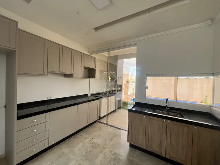 Casa com 3 quartos à venda, 100m2 em Guaratuba - PR - imagem 8 Foto 8 de Casa com 3 quartos à venda, 100m2 em Guaratuba - PR