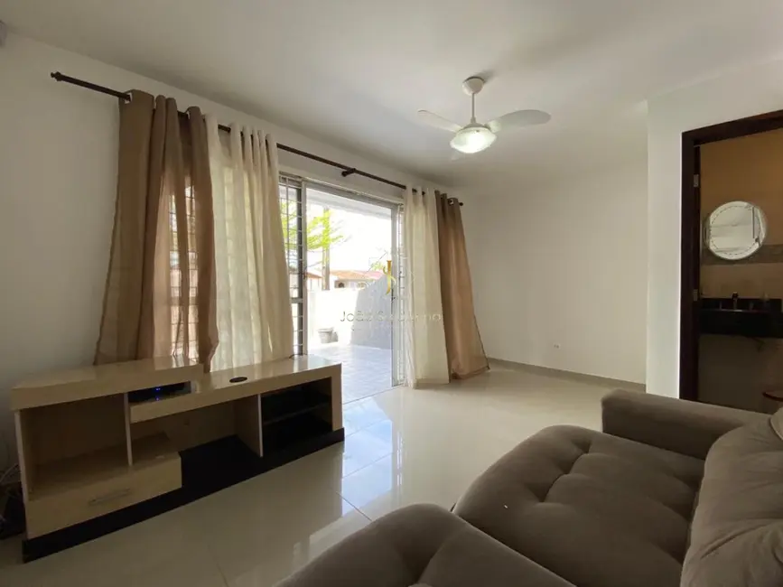 Foto 3 de Casa com 3 quartos à venda, 83m2 em Centro, Guaratuba - PR