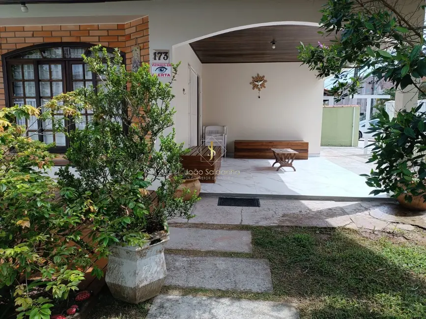 Foto 3 de Casa com 3 quartos à venda, 100m2 em Guaratuba - PR