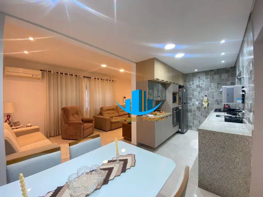 Sobrado com 3 quartos à venda, 280m2 em Embaré, Santos - SP - imagem 1 Foto 1 de Sobrado com 3 quartos à venda, 280m2 em Embaré, Santos - SP