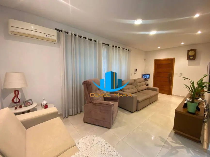 Sobrado com 3 quartos à venda, 280m2 em Embaré, Santos - SP - imagem 6 Foto 6 de Sobrado com 3 quartos à venda, 280m2 em Embaré, Santos - SP