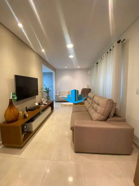 Sobrado com 3 quartos à venda, 280m2 em Embaré, Santos - SP - imagem 8 Foto 8 de Sobrado com 3 quartos à venda, 280m2 em Embaré, Santos - SP