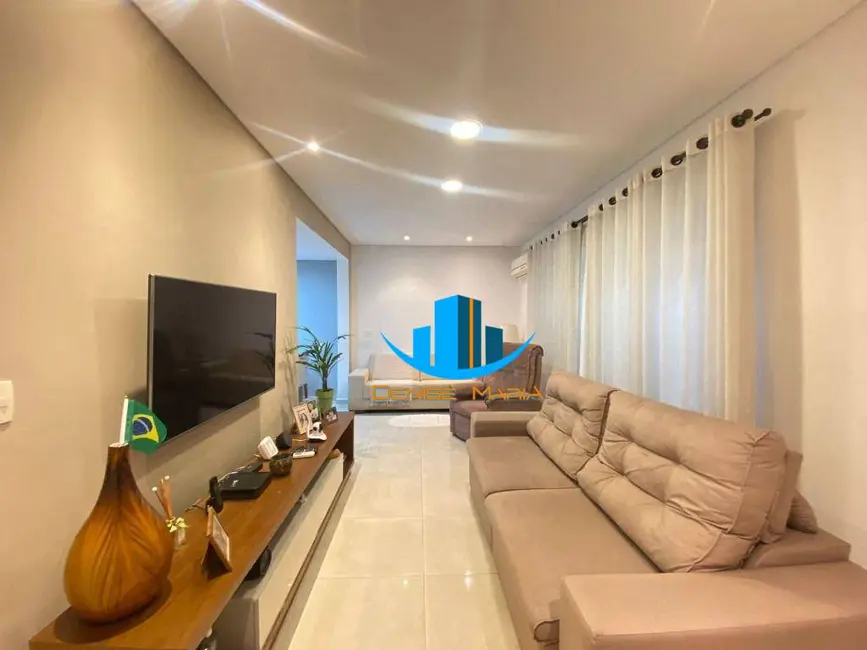 Sobrado com 3 quartos à venda, 280m2 em Embaré, Santos - SP - imagem 3 Foto 3 de Sobrado com 3 quartos à venda, 280m2 em Embaré, Santos - SP