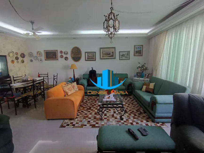 Foto 9 de Sobrado com 3 quartos à venda, 180m2 em Gonzaga, Santos - SP