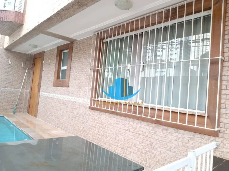 Casa com 3 quartos para alugar, 202m2 em Ponta da Praia, Santos - SP - imagem 9 Foto 9 de Casa com 3 quartos para alugar, 202m2 em Ponta da Praia, Santos - SP