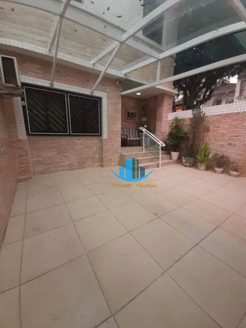 Foto 2 de Sobrado com 4 quartos à venda, 250m2 em Gonzaga, Santos - SP