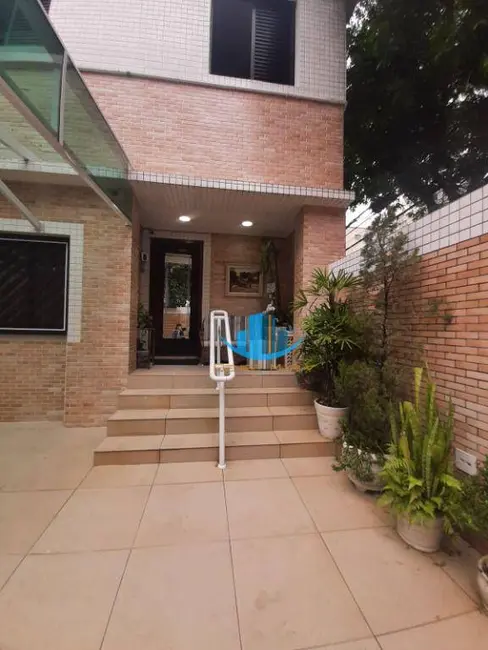 Foto 4 de Sobrado com 4 quartos à venda, 250m2 em Gonzaga, Santos - SP