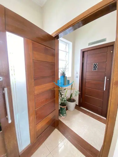 Apartamento com 3 quartos à venda, 220m2 em Gonzaga, Santos - SP - imagem 4 Foto 4 de Apartamento com 3 quartos à venda, 220m2 em Gonzaga, Santos - SP